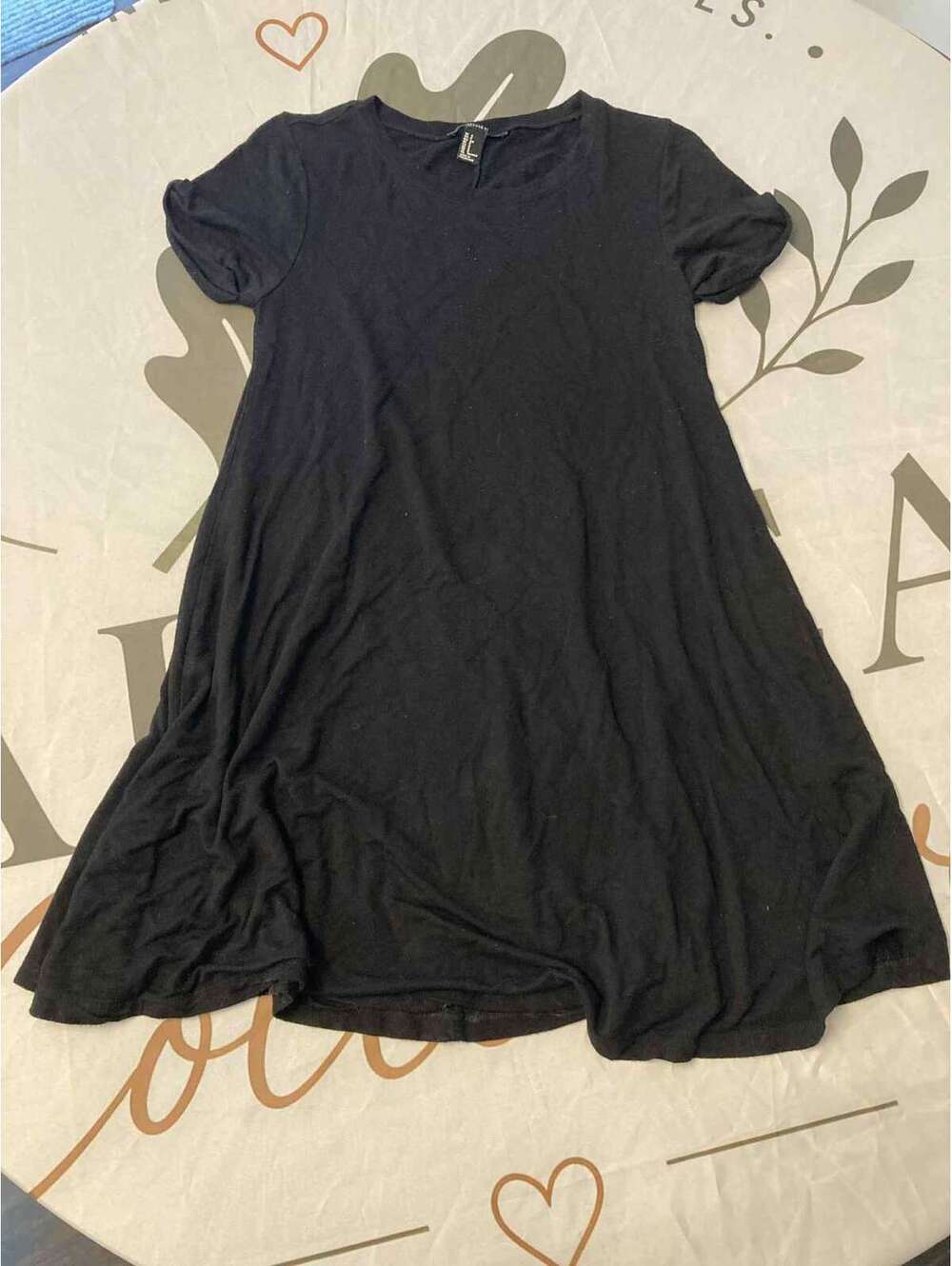 Forever 21 Black Short Sleeve Swing Dress